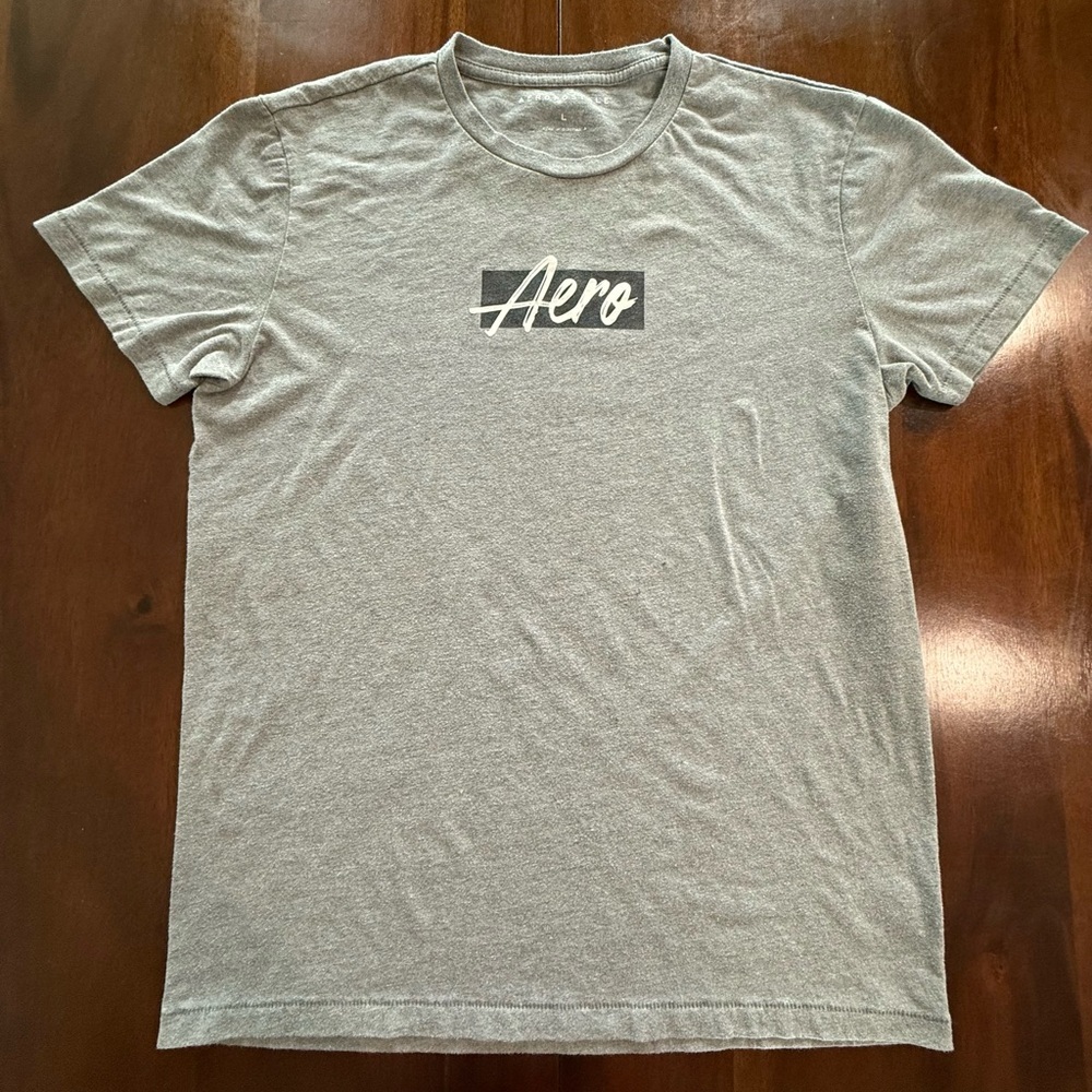 Graphic Tee by Aeropostale Gray Logo T-Shirt Size L